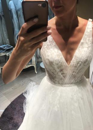 Ніжне весільне плаття / ніжну весільну сукню
