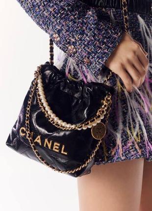 Сумка chanel 22 mini handbag стеганая лаковая с цепочкой