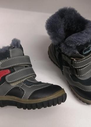 В наличии ботинки сапоги зимние для ребенка.2 фото