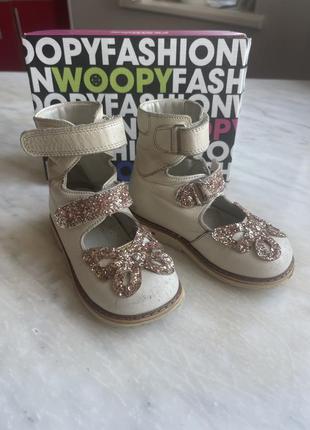 Продам ортопедические туфли woopy турция на девочку 26 размер