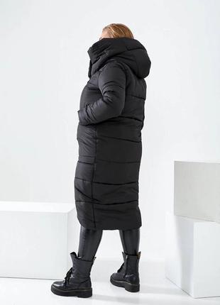 Теплая женская удлиненная зимняя куртка с капюшоном6 фото