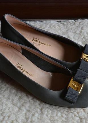 Salvatore ferragamo замшевые туфли балетки. италия.