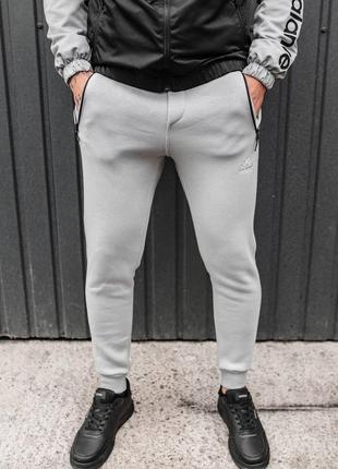 Зимові чоловічі спортивні штани на флісі зимние мужские спортивные штаны на флисе adidas4 фото