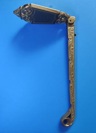 Винтажные откидные вешалки под плечики.