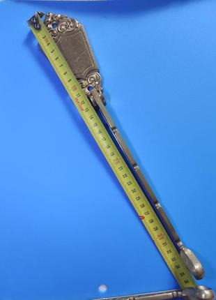 Винтажные откидные вешалки под плечики.