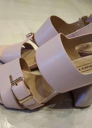 Босоніжки шкіряні8 фото