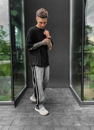 Серые брюки вельветовые с лампасами