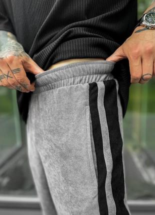 Серые брюки вельветовые с лампасами