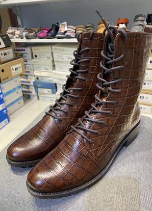 Шкіряні чоботи