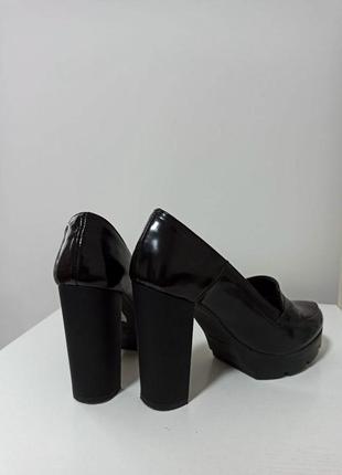Стильные туфли на удобных каблуках3 фото