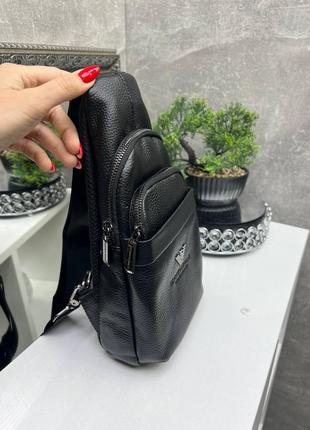 Черная практичная стильная сумочка слинг натуральная кожа5 фото