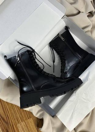 Жіночі черевики balenciaga boots tacter black patent lacquer баленсіага трактор7 фото