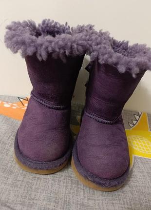 Угги детские с двумя бантиками фиолетового цвета. ugg australia