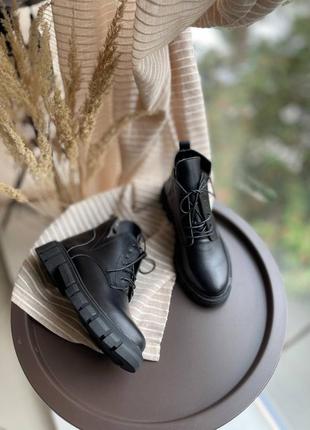 Женские черные зимние ботинки на шнурках натуральная кожа4 фото