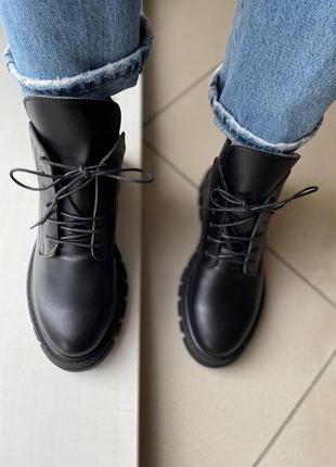 Женские черные зимние ботинки на шнурках натуральная кожа10 фото