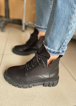 Женские черные зимние ботинки на шнурках натуральная кожа8 фото
