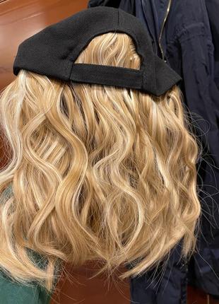 Кепка с волосами ,парик,шиньон
