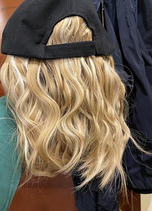 Кепка с волосами ,парик,шиньон