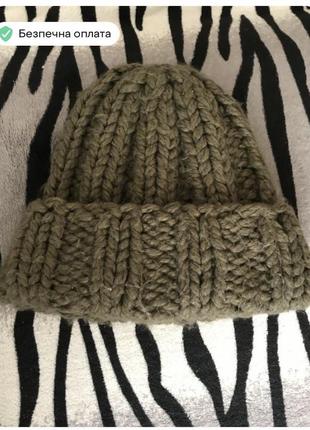 Жиноча  шапка