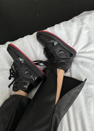 Женские кроссовки nike air jordan 1 retro patent black/red5 фото