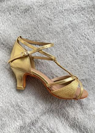 Нові туфлі для бальних танців  бальні туфлі5 фото