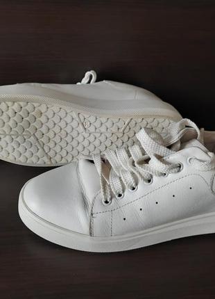 Натуральные кожаные кроссовки 38 размер белые и черные2 фото