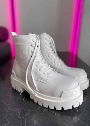 Черевики balenciaga strike white boots1 фото