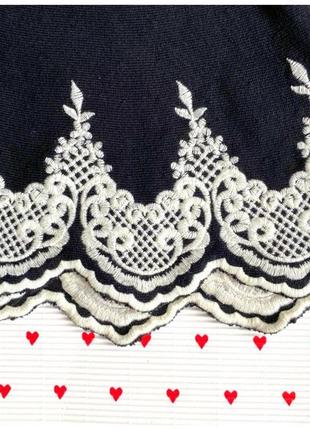 Базовая кофточка/блузка с ажурной баской