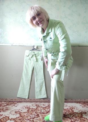 Вельветовый брючный костюм зелёный лайм: куртка и джинсы5 фото