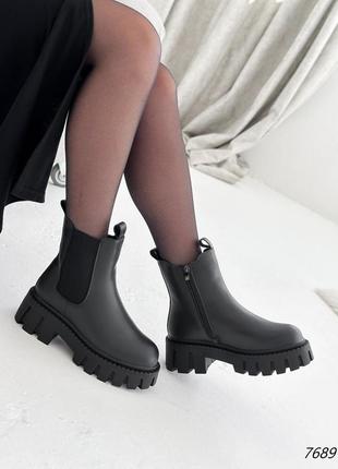 Распродажа натуральные кожаные зимние черные ботинки - челси на тракторной подошве 41р.5 фото
