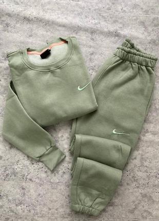 Спортивный костюм на флисе nike