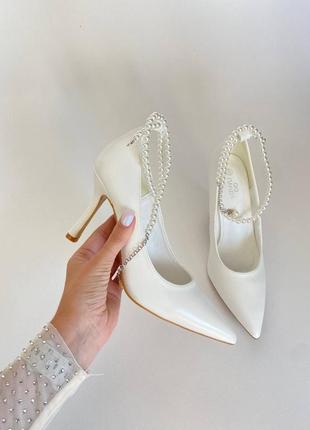 Туфли белые на каблуке женские нарядные, экокожа7 фото