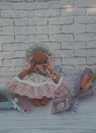 Интерьерная кукла тильда и комплиментарный букет набор
