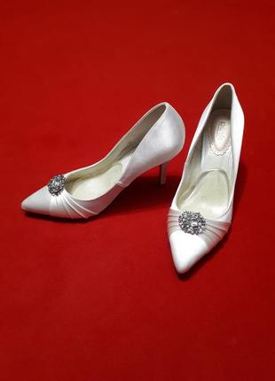 Белые атласные свадебные туфли в подарок для навесте защитника р 36 37