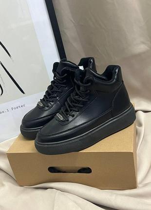 Кросівки жіночі осінь — зима чорні