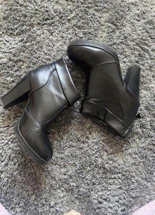 Черные сапоги