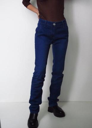 Яркие синие джинсы 💟