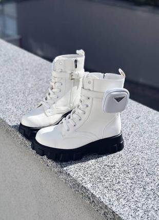 Boots wonderment white