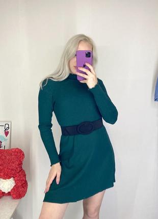 Зелена сукня в рубрик