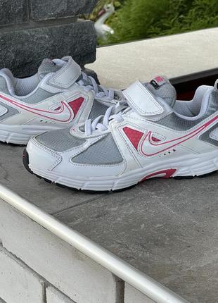 Кросівки дитячі nike 33