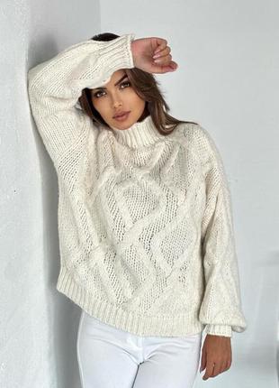 Теплый свитер с узором крупной вязки4 фото