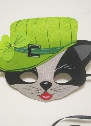 Карнавальная маска из фетра на завязках кот сказочник в шляпе1 фото