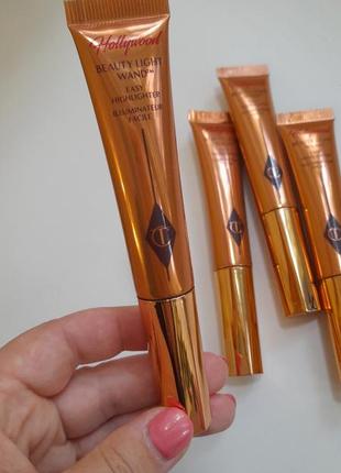 Кремовий хайлайтер charlotte tilbury beauty light wand - spotlight