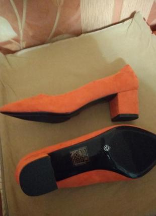 Замшевые туфли цвета оранж3 фото