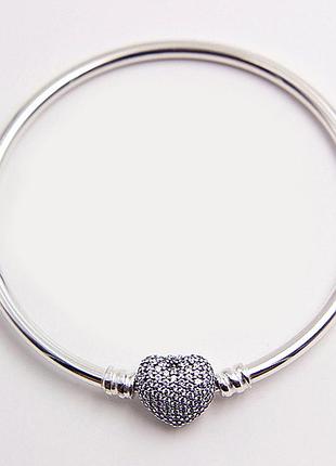 Браслет pandora жесткий, сердце ,паве ,бэнгл