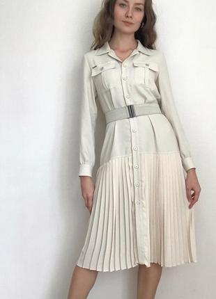 Классическое платье миди элегантное бежевое в винтажном стиле