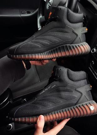 Зимние мужские кроссовки adidas yeezy 350 v2 черные с оранжевым3 фото