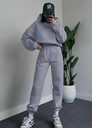 Спортивний теплий на флісі костюм жилетка безрукавка оверсайз штани прямі широкі джогери по фігурі кофта толстовка довга худі капюшон