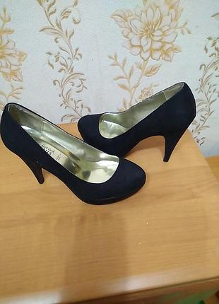 Туфлі 39 р за ст 25ш 7,5 см кабл 11