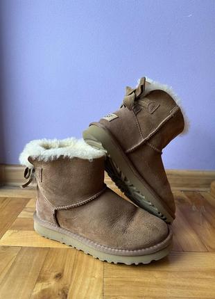 Ugg в коричневом цвете с бантиками